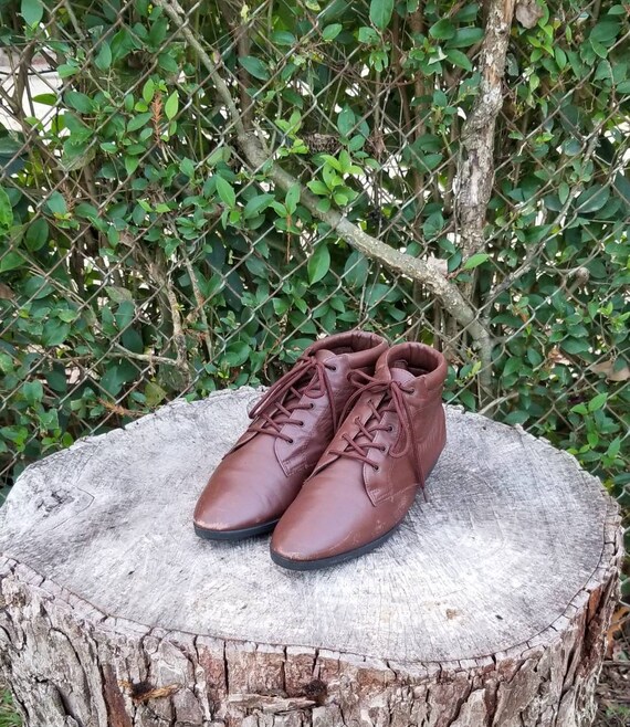 Sz 10 Vintage Ankle Boots/Genuine Leather Granny B