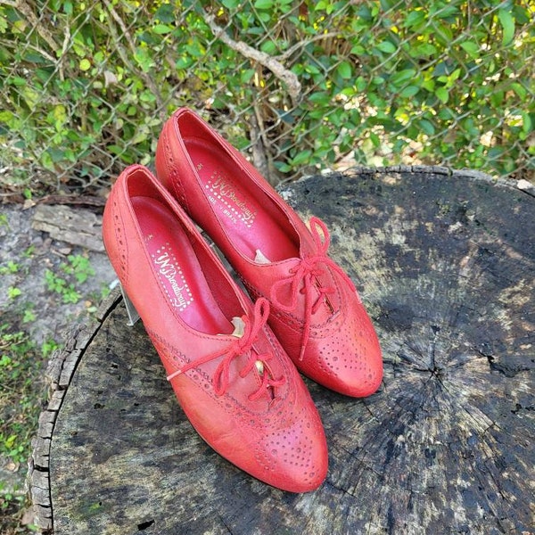 Vintage Women Red  lace up Loafers By 7N. Broadway Size 7.5/Women casual shoes/ Women Leather Shoes