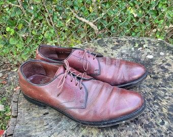 Vintage Men Shoes By ET Wright/Size 9 B Men Brown Shoes/ Men Lace Up  Oxford Shoes/