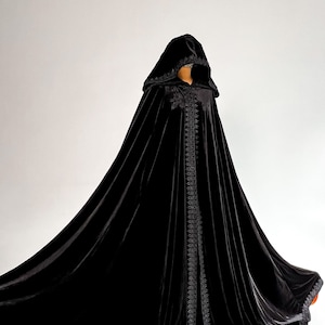 Black halloween cape Hooded cloak Witch cape Medieval cape Halloween costumes Cape with hood Halloween accessory