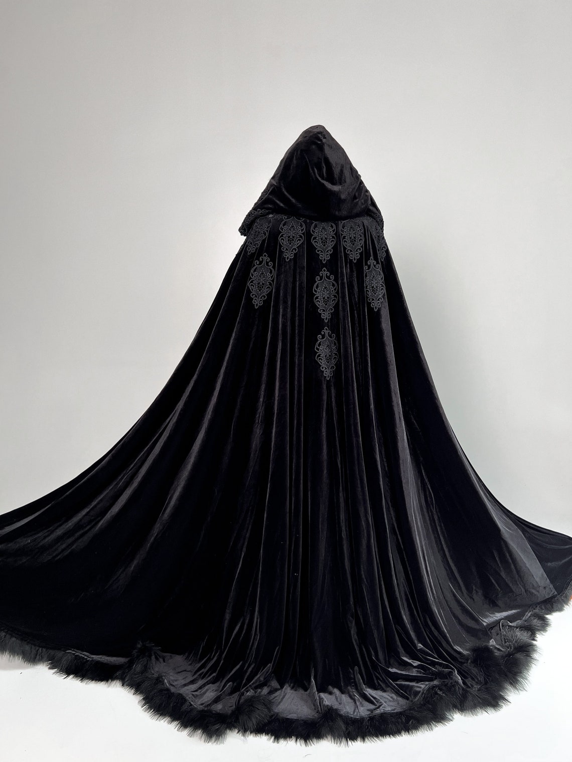 Samt-Umhang Mit Kapuze – Langer Vampir Hexen Cape Für Halloween & Cosplay