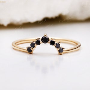 Unique Black Diamond Curved Wedding Band,Minimalist Rose Gold Band,Delicate Stacking Matching Bridal Wedding Ring,Anniversary Promise Ring