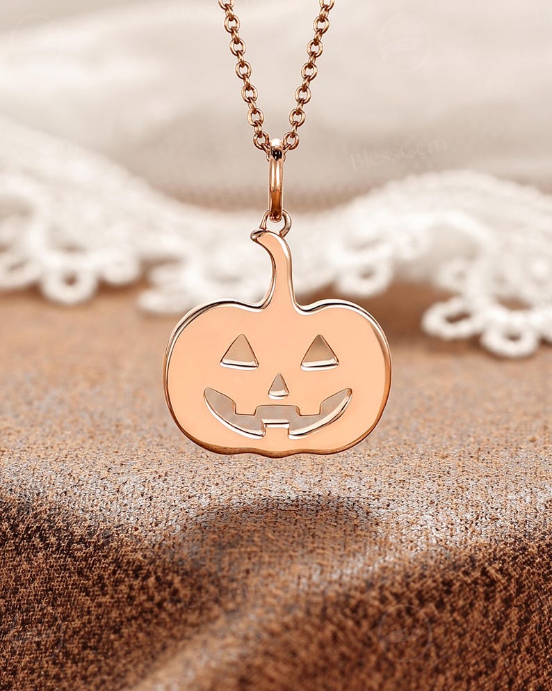 Collar de calabaza de Halloween de BlessGem • Oro rosa • Joyería navideña • Regalo para ella imagen 3