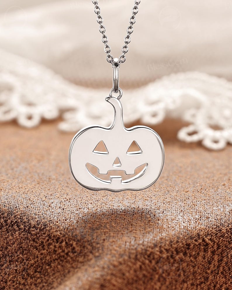 Collar de calabaza de Halloween de BlessGem • Oro rosa • Joyería navideña • Regalo para ella imagen 8