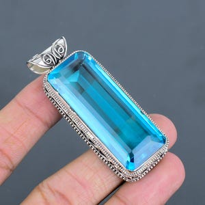 Colgante de topacio azul suizo facetado, colgante de plata de ley 925, joyería vintage, colgante hecho a mano, colgante de piedras preciosas, regalos para él, joyería de plata