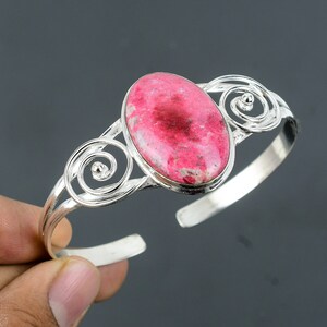 Handgjort Thulit Manschettarmband: Justerbart armband i 925 sterlingsilver
