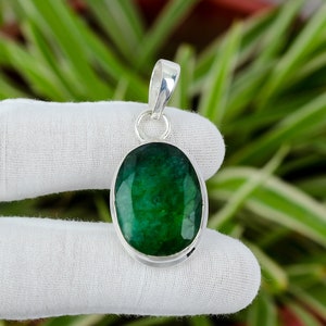 Faceted Zambian Emerald Pendant 925 Sterling Silver Pendant Real Gemstone Pendant Handmade Pendant Gift For Bridal Beautiful Emerald Jewelry