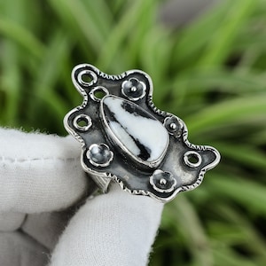 Handgemachter Zebrajaspis-Ring aus 925er Sterlingsilber, Grösse 8
