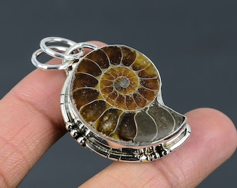 Ciondolo fatto a mano con pietra preziosa fossile di ammonite, ciondolo in argento sterling 925 con pietre preziose, gioielli decenti, ciondolo fossile di ammonite per la mamma, regalo per lei