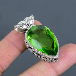 Colgante de peridoto facetado de plata de ley 925, colgante vintage, joyería de peridoto hecha a mano, colgante de piedra preciosa, regalo para él, joyería antigua.