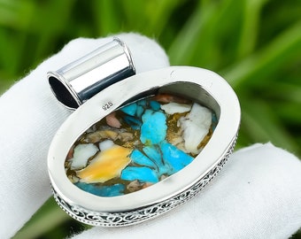 Huître épineuse turquoise naturelle avec pendentif fait main en argent