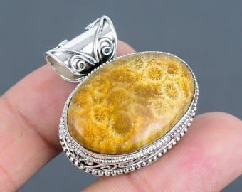 Fossile Koralle Anhänger: Handgemachter Schmuck aus 925er Sterlingsilber