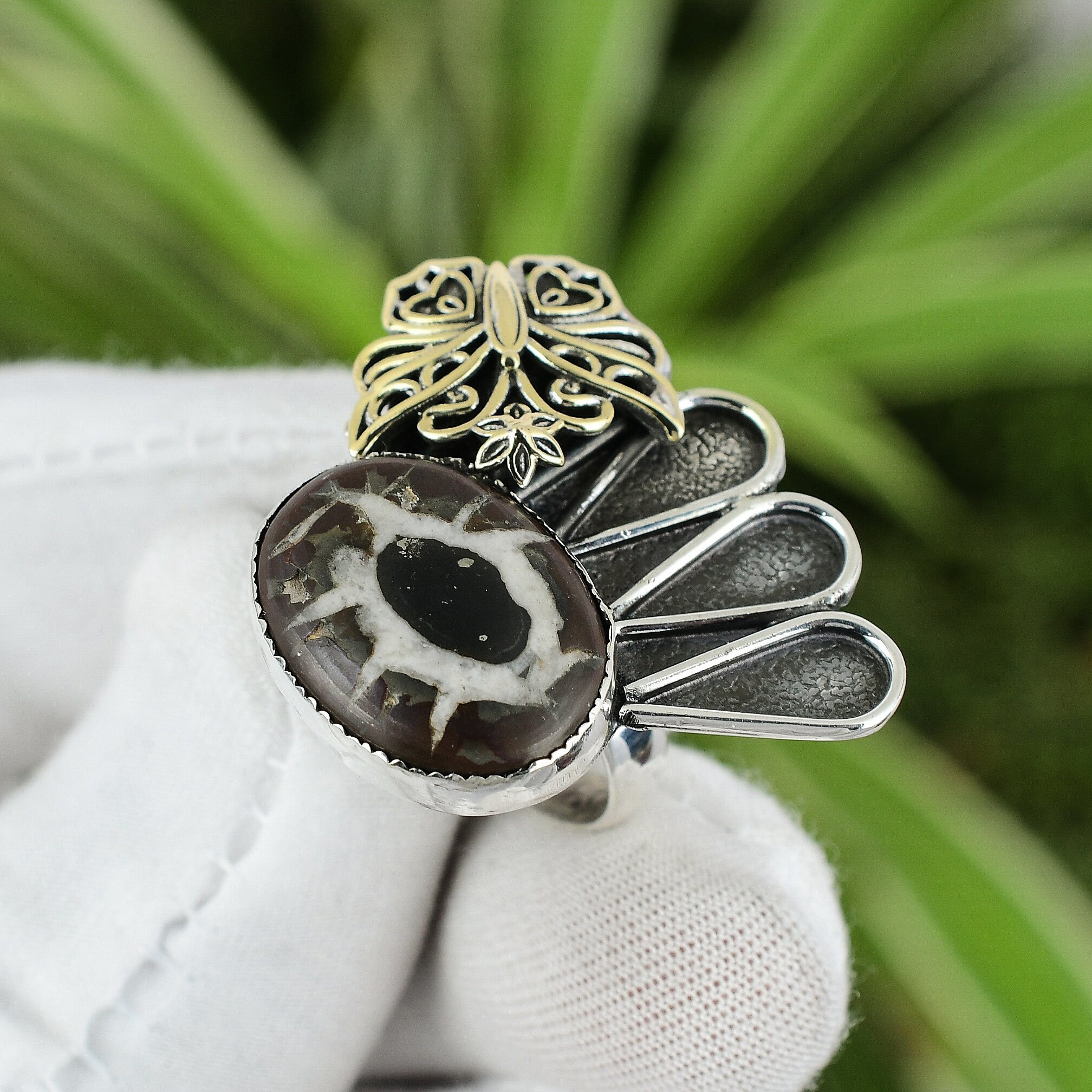 Brilliant Native American Navajo Signed Kingman Turquoise Sterling Silver Nakai Ring Brilliant Native American Navajo Signed Kingman Turquoise Sterling Silver Nakai Ring