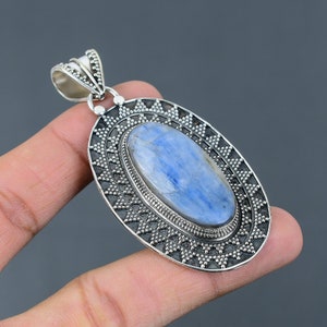 Ciondolo in cianite: gioiello boho fatto a mano in argento sterling 925 con pietre preziose