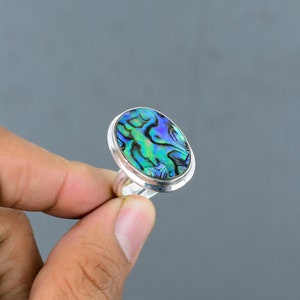 Anillo de concha de abulón de plata de ley 925, joyería elegante hecha a mano, anillo ajustable, joyería de piedras preciosas naturales, regalo para un amigo, hermoso anillo.