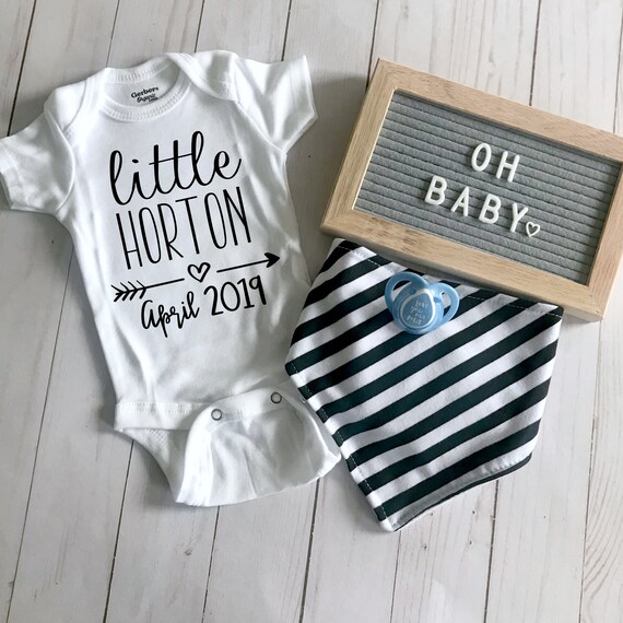 baby announcement with onesie