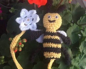 Bee bookmarks Crochet markers Book accessories Bee page markers Crochet animals  Gift for teachers Book club Bee amigurumi Funny bookmarks