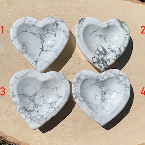 Ciotole a forma di CUORE HOWLITE, Scelta, Pietra naturale dello Zimbabwe, Cristallo, Fatto a mano, Regalo spirituale, Ciotola per sbavature