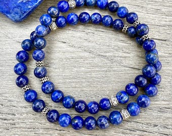 Pulsera de lapislázuli y plata, elástica con cuentas, piedra natural azul intenso, cristal de gema, para hombre o mujer.