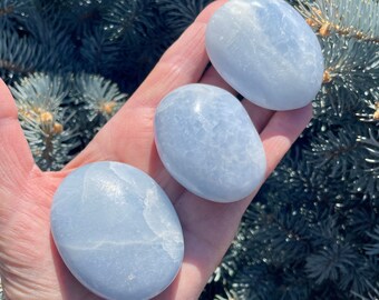 BLAUWE CALCITE PALM steen, keuze, kalmerende kristal natuursteen, spirituele gaven