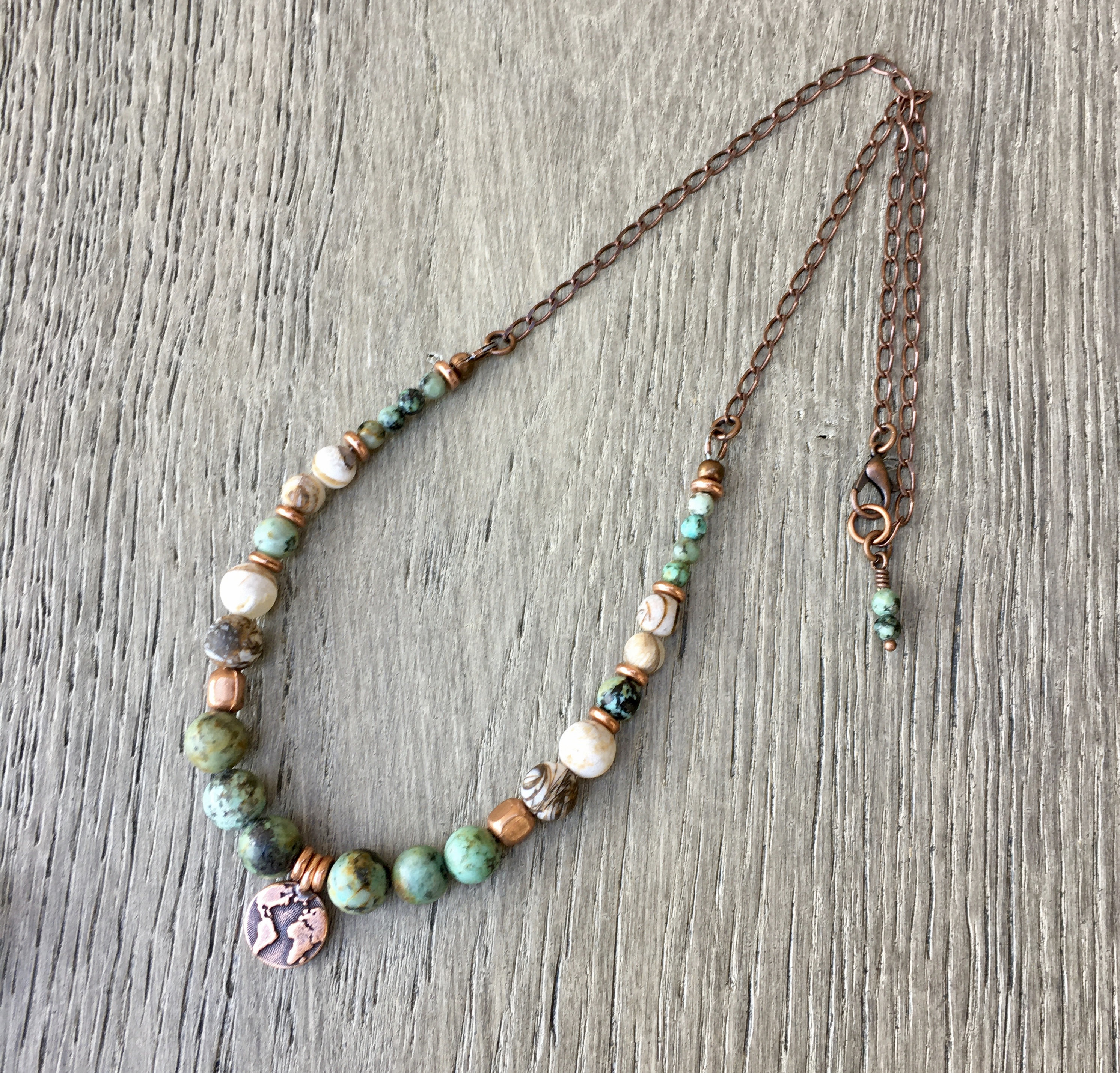 Collier Lithothérapie Turquoise D'Afrique Et Lave - Perles En Bois De Coco - Longueur Réglable 62-67cm - Neuf
