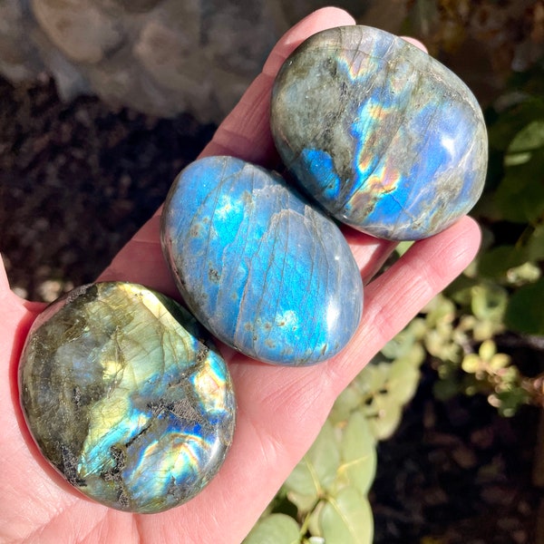 FLASHY LABRADORITE Palm Stone, Choice, Handcrafted Natural Stone, Gemstone Crystal, Spiritual Gifts