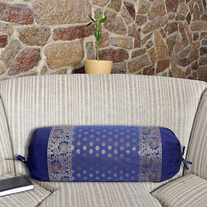 Funda de almohada de seda india: almohada de cuello con brocado hecha a mano (76 x 38 cm)