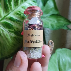 Love spell, love spell, spell jar witchcraft, esoteric altar.