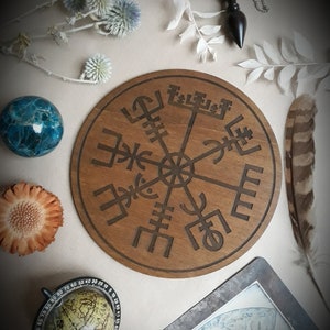 VEGVISIR engraved on wood. Wood engraving, decoration, spirituality, pagan altar, esoteric altar.