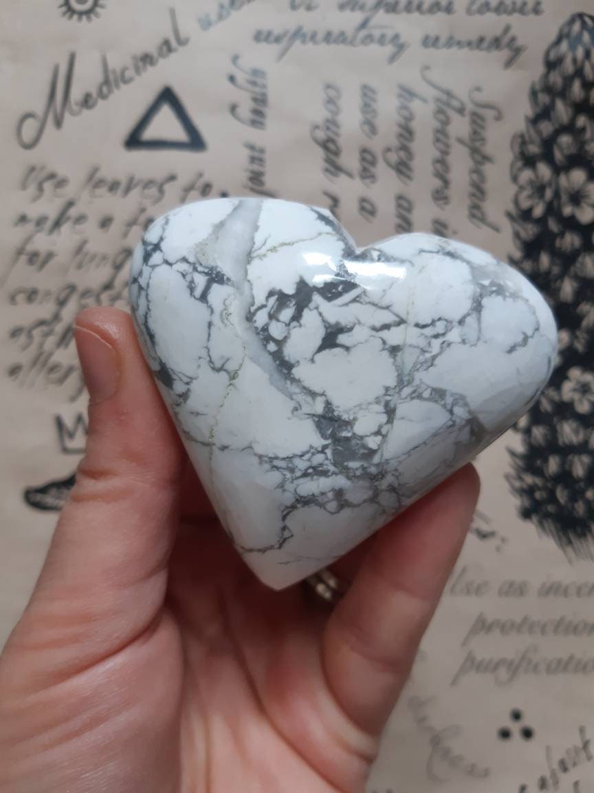 Cœur Howlite Naturelle Pour Lithothérapie , Howlite Galet Soin Énergétique Reiki.