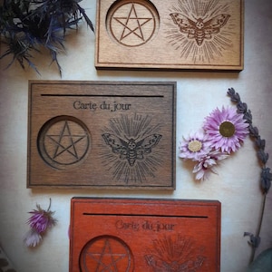 CARTOMANICE , support pour carte, support divination ,support pour divination  , autel spirituel , autel ésotérique, voyance.