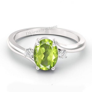 Antique Peridot Ring, July Birthstone, 925 Sterling Silver, Vintage Peridot Ring, Promise Ring for Her, 6×8mm Oval Gemstone