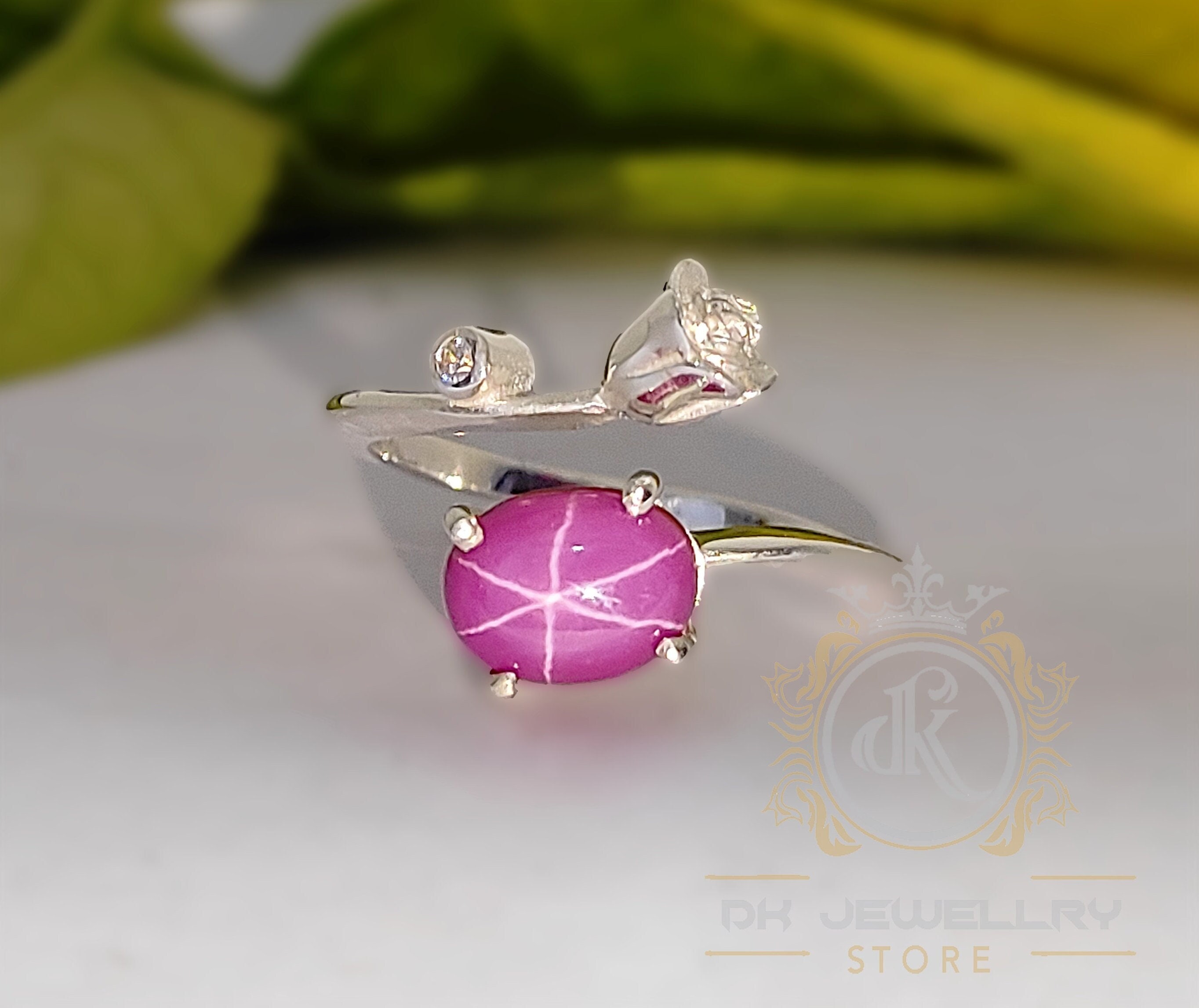 Star Sapphire Ring with Diamonds - Bijoux Extraordinaire