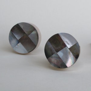 Mother of Pearl Knob Round - Beautiful Mother of Pearl Drawer Pull Knob, Cabinet Pull, Cupboard Knob, Knobs and Pulls