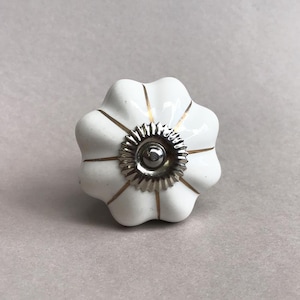 Marigold Knob - White and Gold - Drawer Pull, Cabinet Knob, Cupboard Hardware, Decorative Ceramic Knob, Vintage, Knobs and Pulls, Unique