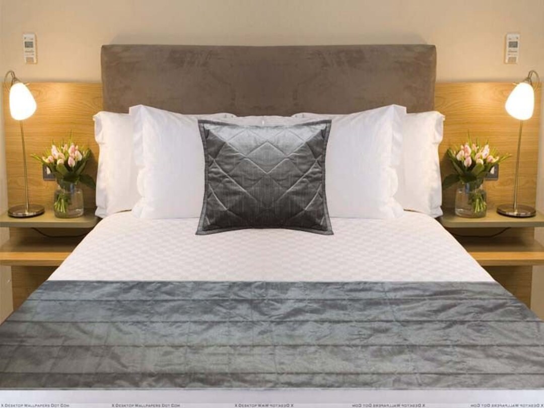 Gray Bed Runner Quilted Polyester With Coordinated Cushion Cover King