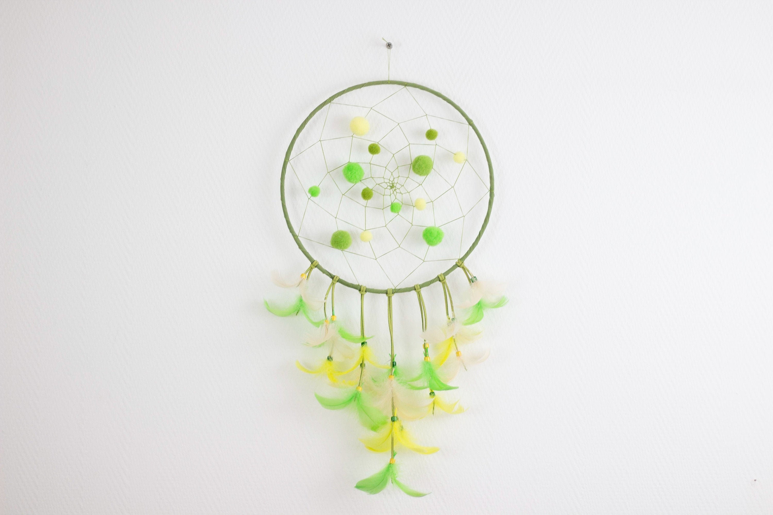 Attrape-Rêves Vert Jaune à Pompons