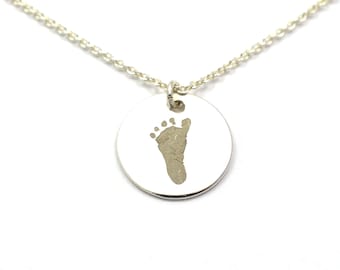10 mm pendant footprint of your baby on fine chain made of 925 sterling silver