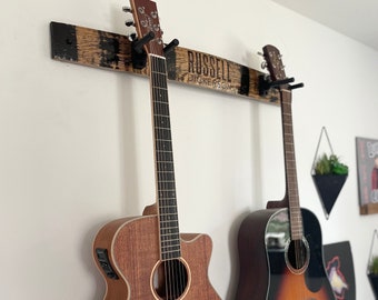 Personalisierte Gitarren-Wandhalterung aus Bourbon-Fass-Daube | 2 Gitarrenaufhänger | Zwei Gitarrenständer | Ukulele-Aufhänger | Bass-Aufhänger