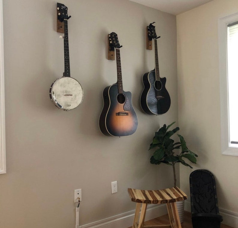 banjo hanger wall mount with mounting hardware