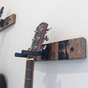 Whiskey Barrel Stave Guitar Wall Mount / One Guitar Hanger / Ukelele, Bajo, Banjo, Acústica, Guitarra Eléctrica Wall Hanger Horizontal