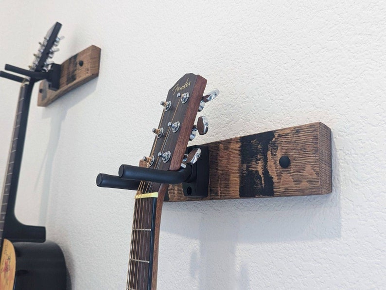 Whiskey Barrel Stave Guitar Wall Mount / One Guitar Hanger / Ukelele, Bajo, Banjo, Acústica, Guitarra Eléctrica Wall Hanger Horizontal