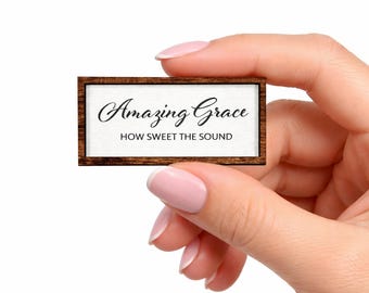 Cartello incorniciato Amazing Grace / Decorazione cristiana / Cartello con versetto biblico in stile rustico / Cartello in legno rustico / Da appoggio su mensola / Magnete
