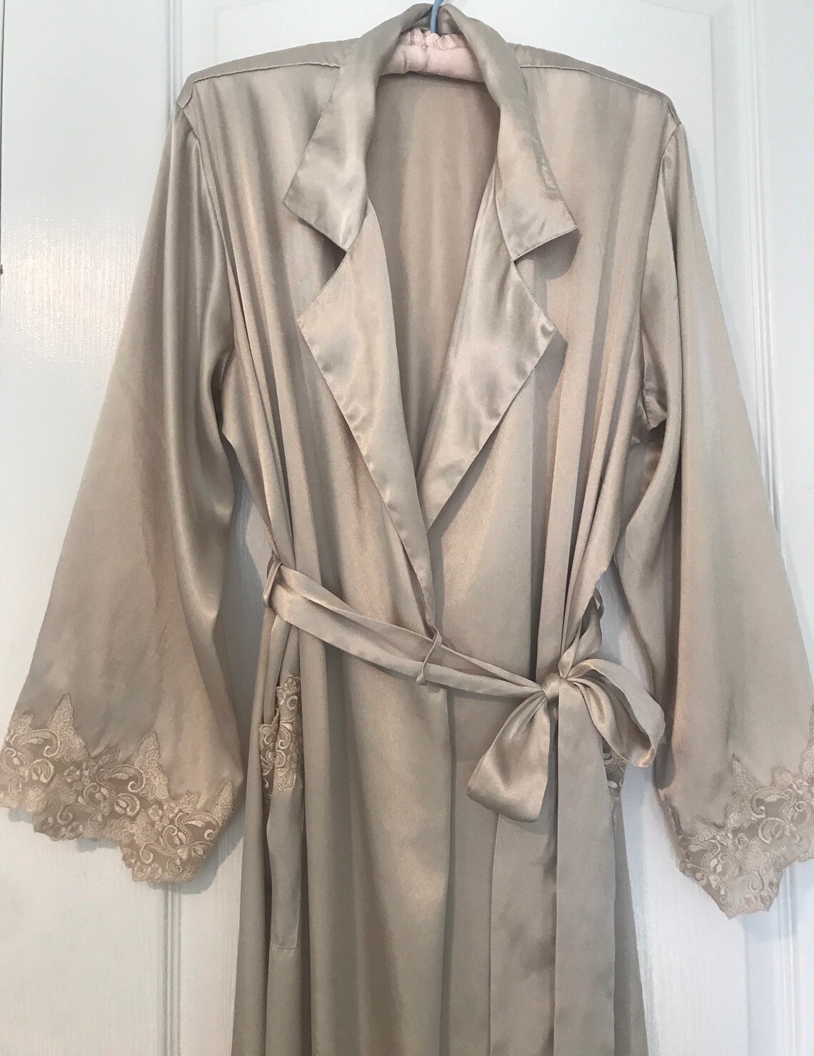 Vintage Robe Housecoat Light Cream Taupe With Sexy Lace Trim Etsy