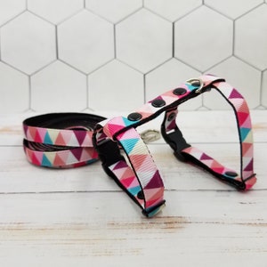 Ferret harness and leash set. Pink harness.Triangular series.