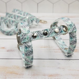 Delicate ferret harness with leash. Leaves pattern.