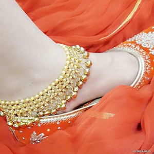 Payal Indian Traditional Gold-Plated Barefoot Anklets Pair Ethnic Dangle Bells ( ghungroo )