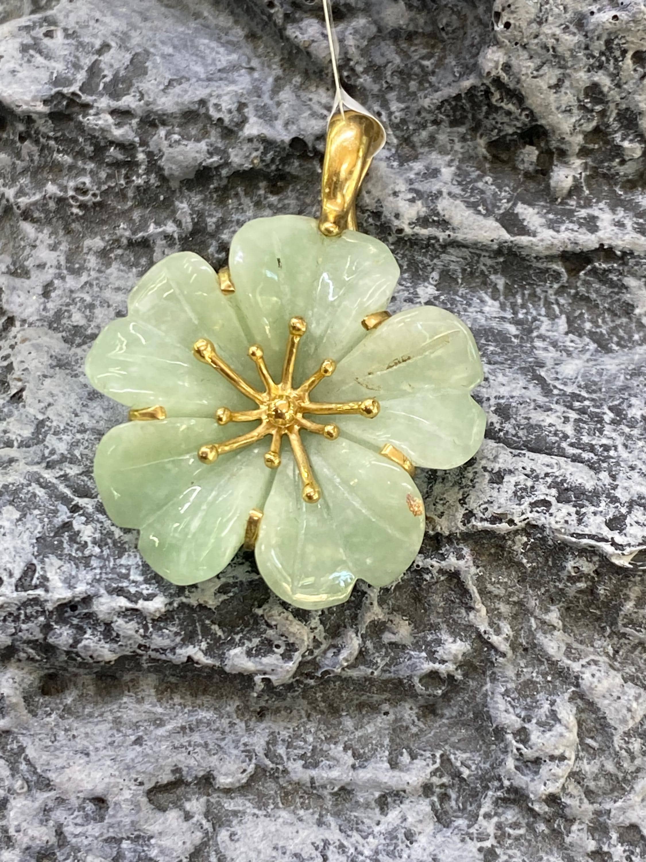 Vintage 14kt Gold Jade Flower Pendant Charm 1"