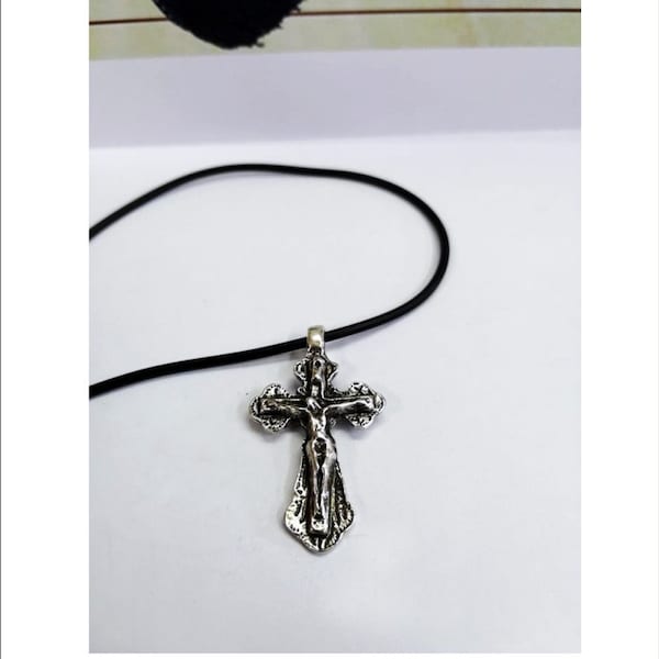 Silber Hals Kreuz - Croix en bois - Hölzernes Halskreuz - Naszyjnik z krzyéem - Collana a croce - Croce Di Legno - Kreuz Anhänger für Hals