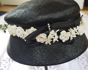 Straw Summer Hat with Dainty Flowers
